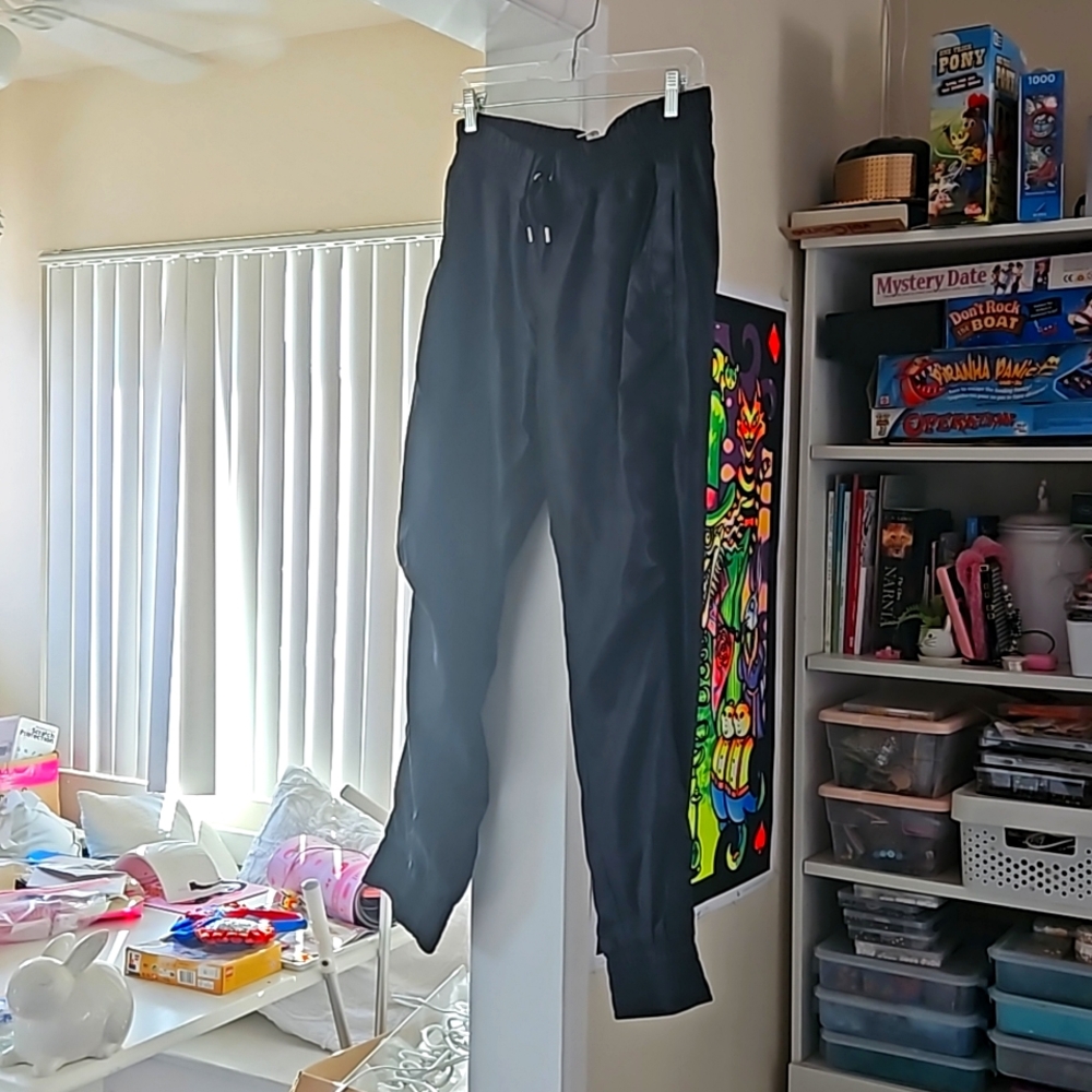 LORNA JANE BLACK SHINY JOGGER LOUNGE PANTS
